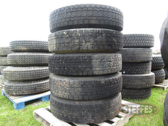 (5) 285-75R24-5 tires_0.JPG